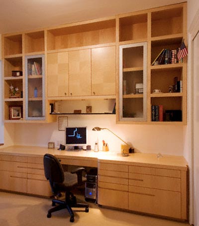 Reka Bentuk Bilik Bacaan (Study Room Design) terbentuk dari kabinet buku bergantung dan asas.
